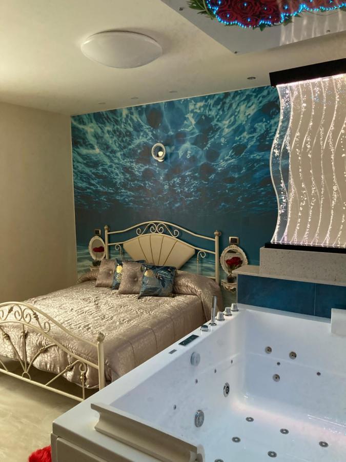Queen Room with Spa Bath