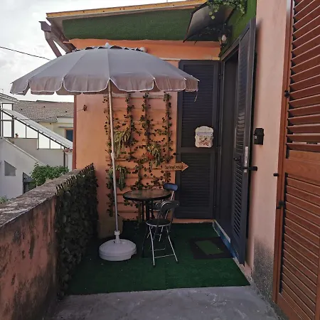 2 Room Vintage Chic Con Bagno Condiviso-2